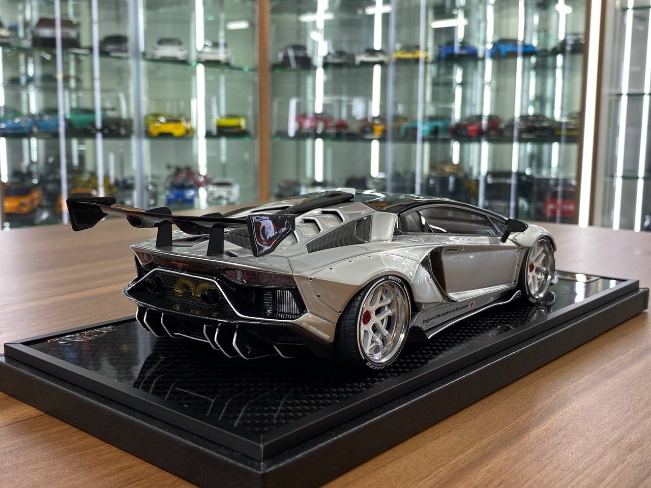 1/18 Resin – VIP Models Lamborghini Aventador SVJ Illusionary Silver Decals  Limited Edition: 30 pcs