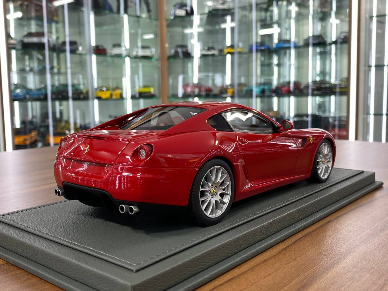 1/18 Resin BBR Models Ferrari 599 GTB Cambio Manuale Rosso Corsa  Limited Edition: 126 pcs