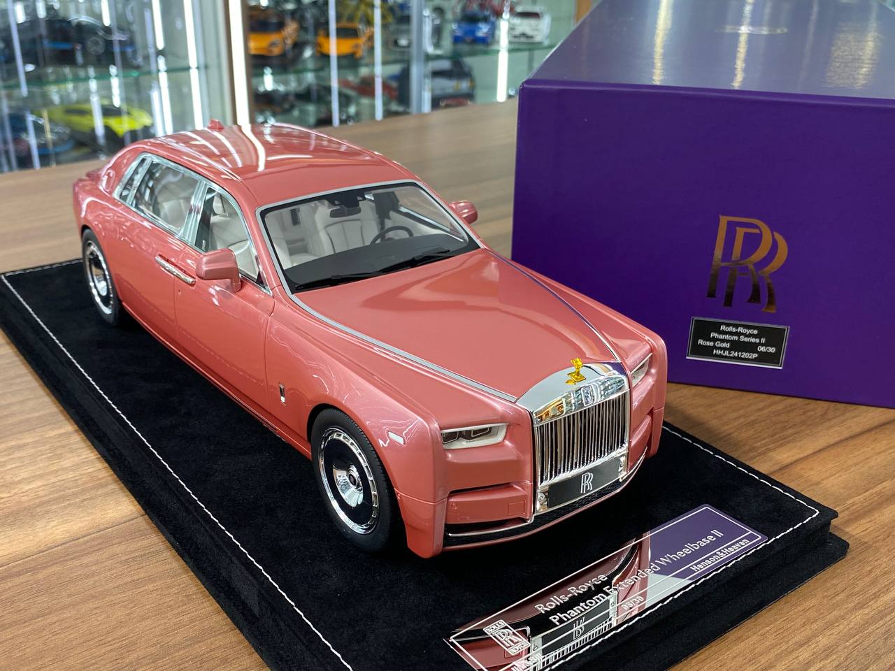 1/18 Resin H&H Rolls Royce Phantom Extended Wheelbase II Rose Gold Ltd.Edn.30 pcs