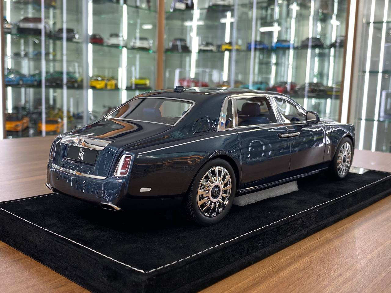 1/18 Resin H&H Rolls Royce Phantom Extended Wheelbase II Heavenly Collection  Ltd.Edn.20 pcs