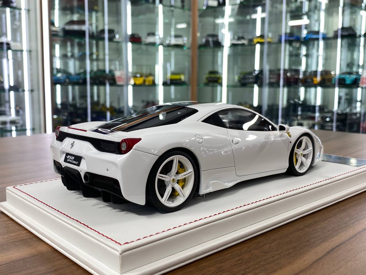 1/18 Resin – Davis & Giovanni Models Ferrari 458 Speciale) White with Metallic Blue Stripe  Limited Edition: 20 pcs