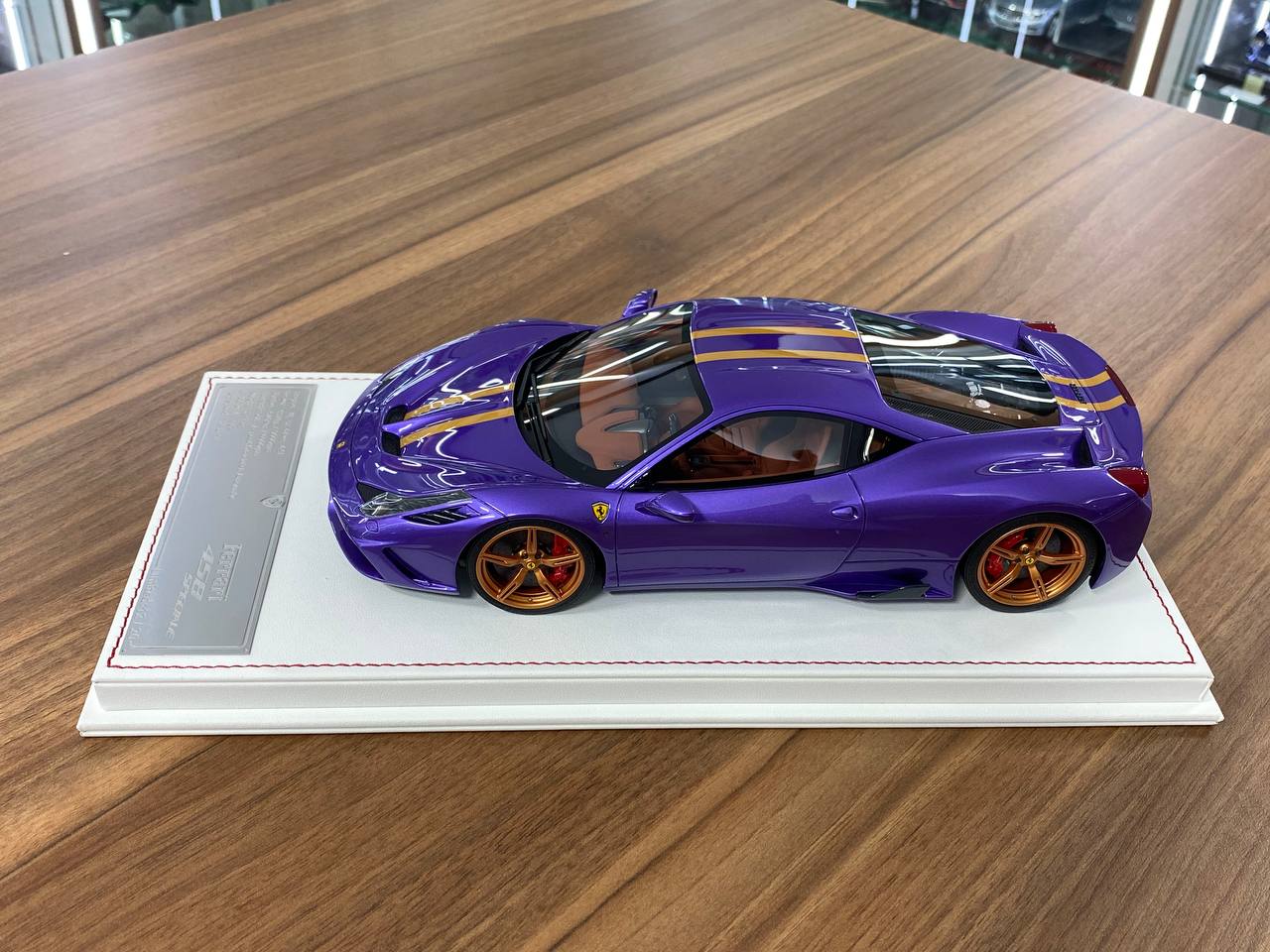 1/18 Resin – Dino Models Ferrari 458 Speciale Purple with Metallic Blue Stripe Limited Edition: 20 pcs