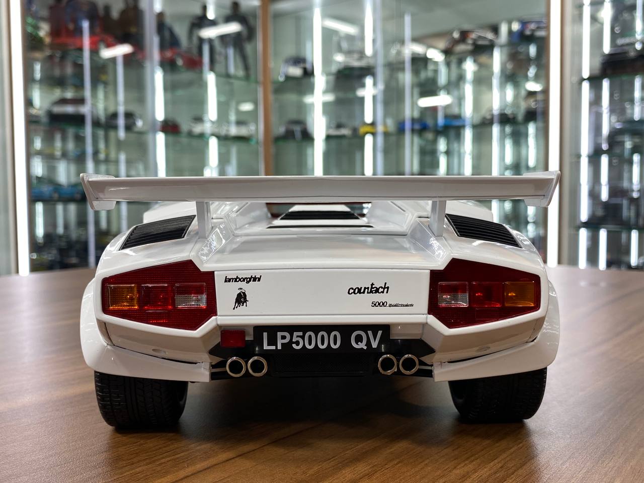 1/12 Diecast Full opening KK Scale Lamborghini Countach LP5000 QV in White