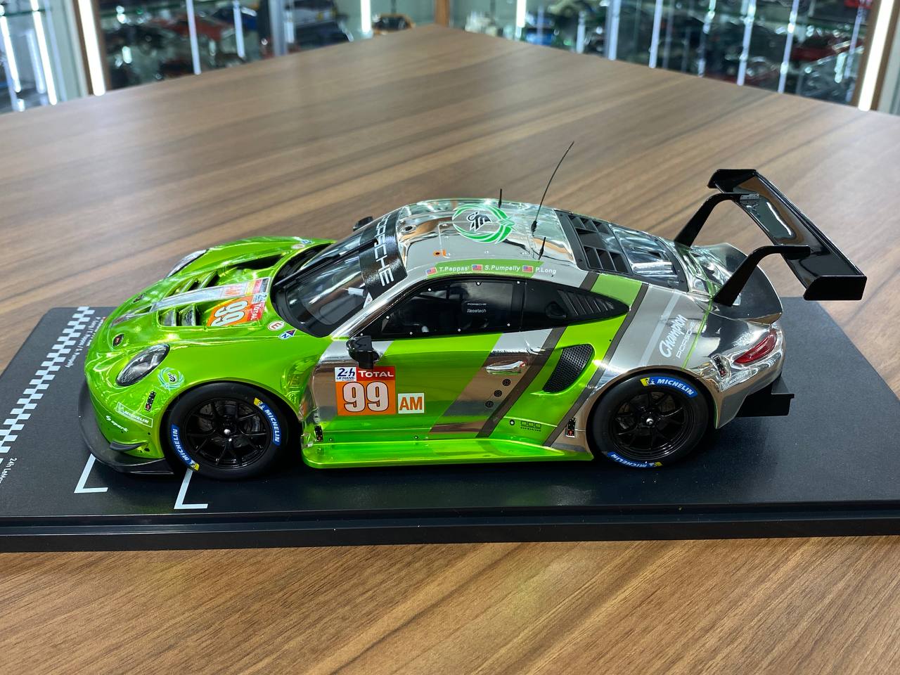1/18 Diecast ixo Models PORSCHE 911 RSR #99 P. Long / T. Pappas / S. Pumpelly 24h LeMans 2018  Racing green / Silver