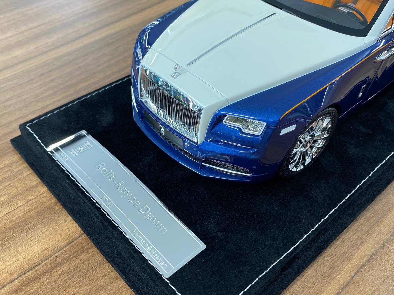 1/18 Resin Model – Rolls Royce Dawn | H&H |Sapphire / Pearl White