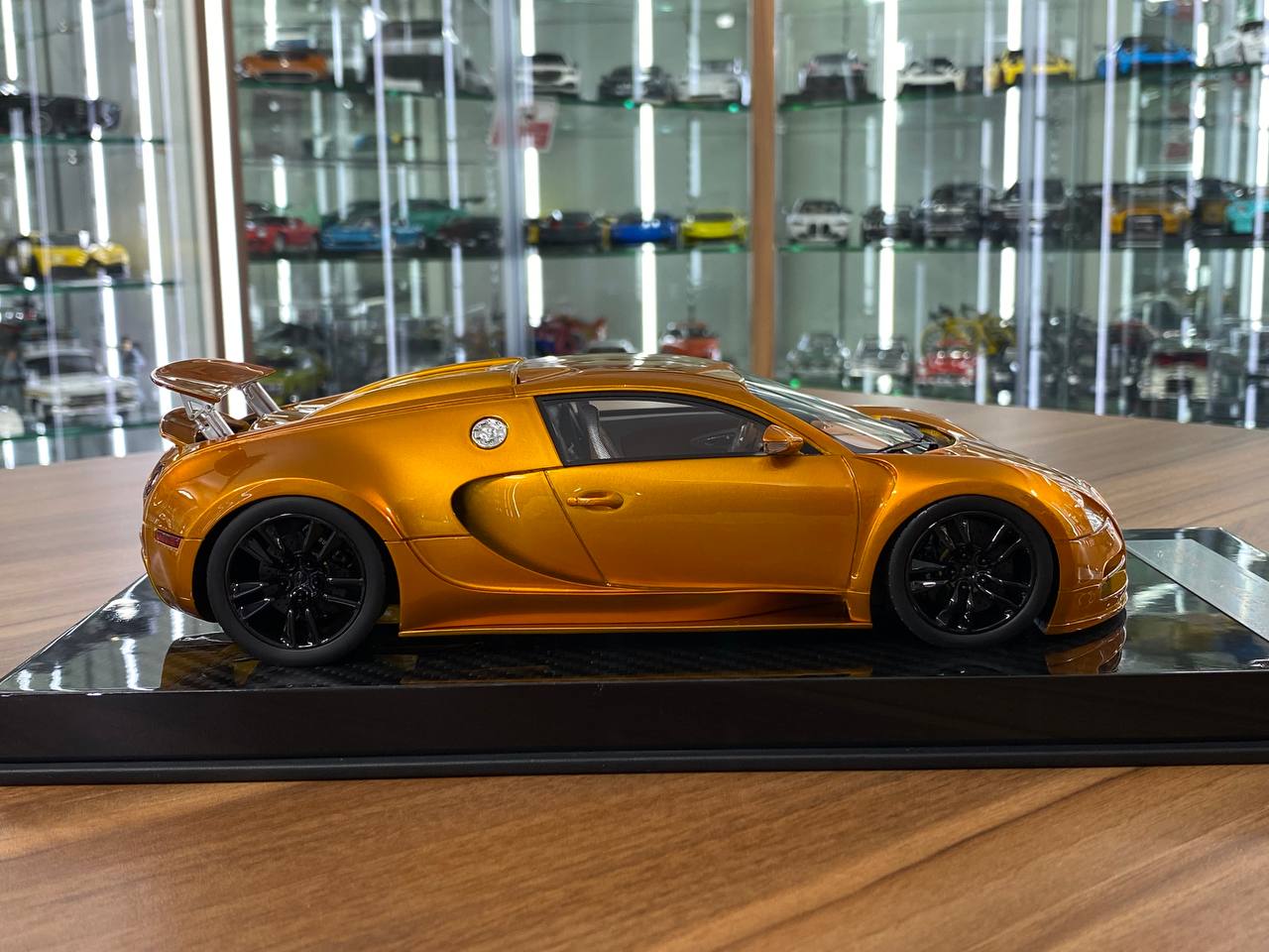 1/18 Resin Model – Bugatti Veyron | Ultra Unique | Gold | Limited 20 pcs