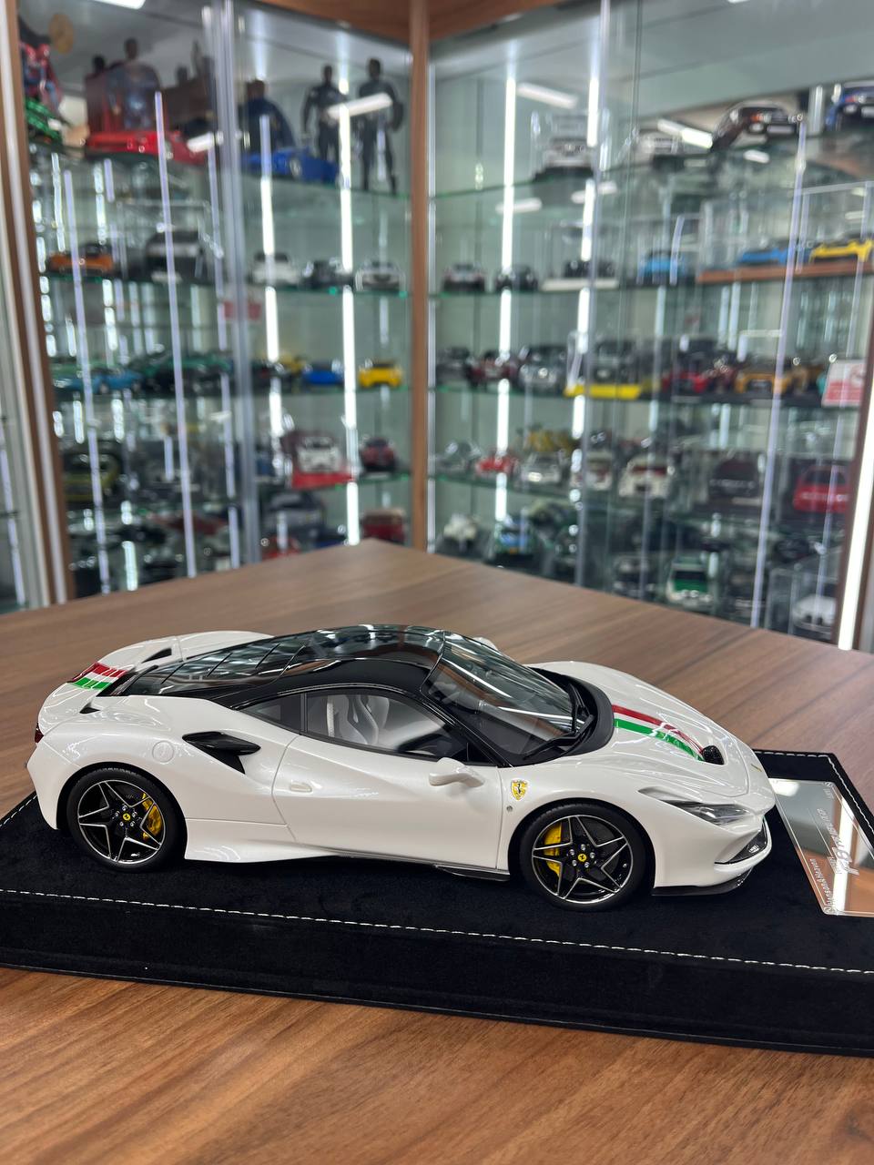 HH Models 1:18 Ferrari F8 Tributo – Pearl White | Resin | Limited to 30 pcs