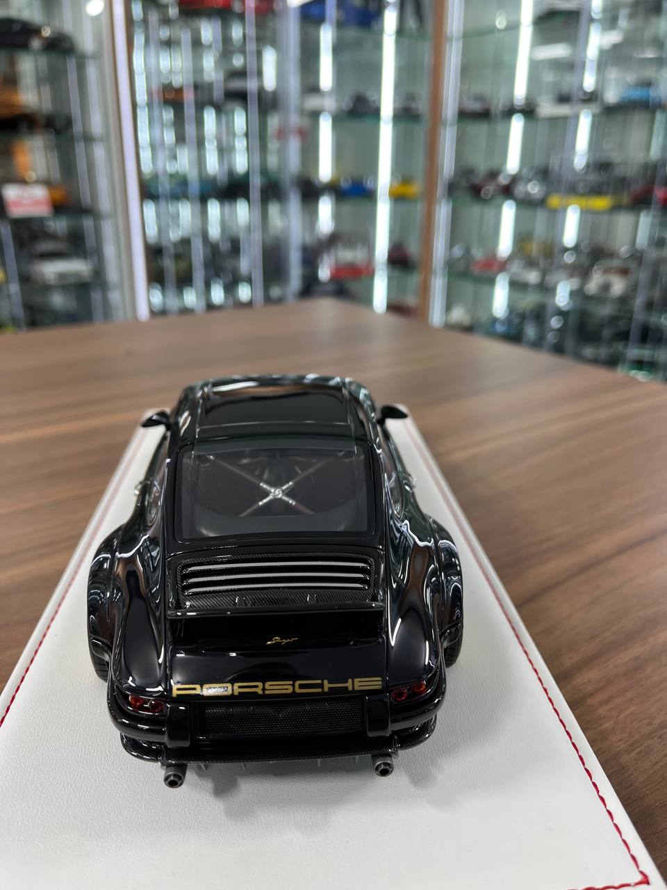 Ivy Models 1:18 Porsche Singer DLS – Midnight Gold | Resin | Limited to 30 pcs