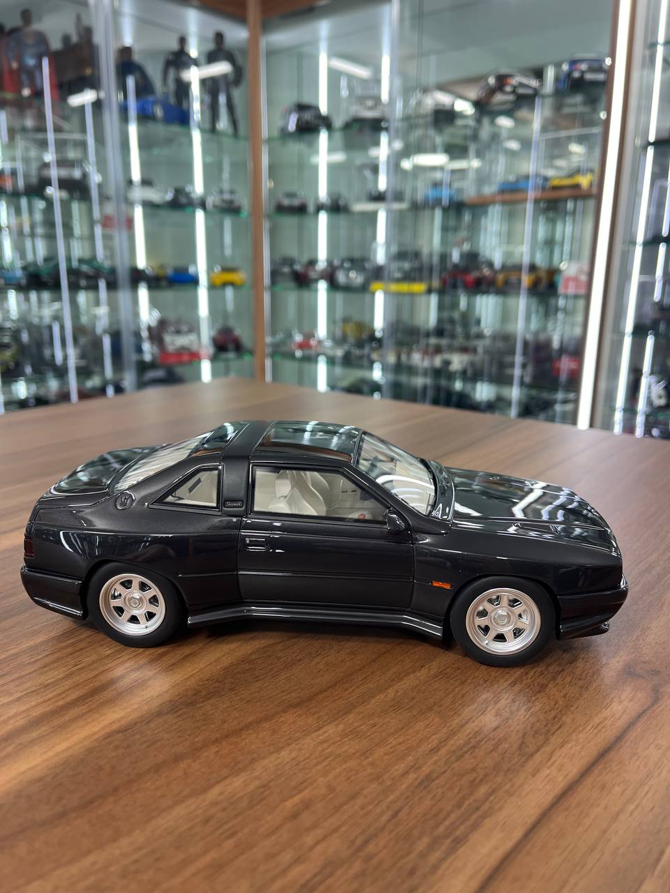 1:18 Resin Maserati Shamal 1989 – Black | LS Collectibles