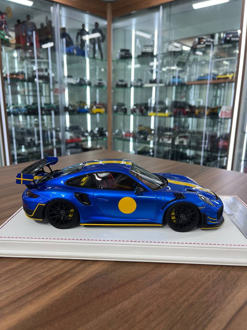 1/18 Porsche 911 GT2 RS MR Manthey Racing | Resin| Blue/Yellow | 1 of 1 | Davis & Giovanni