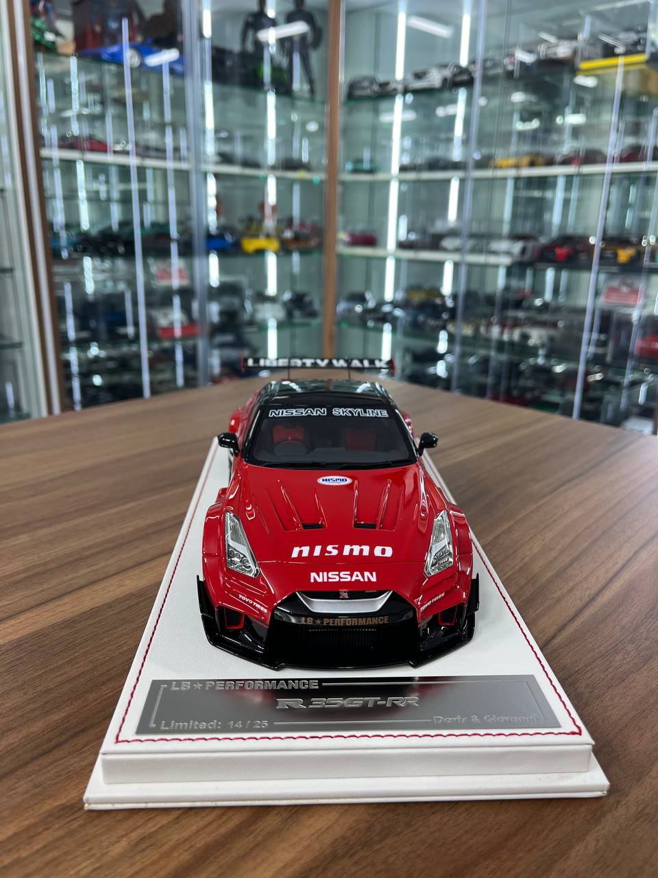 ★ 1/18 Davis & Giovanni Nissan R35 Nismo GT-RR LBWK #5 – Metallic Red | Limited to 25 Pieces