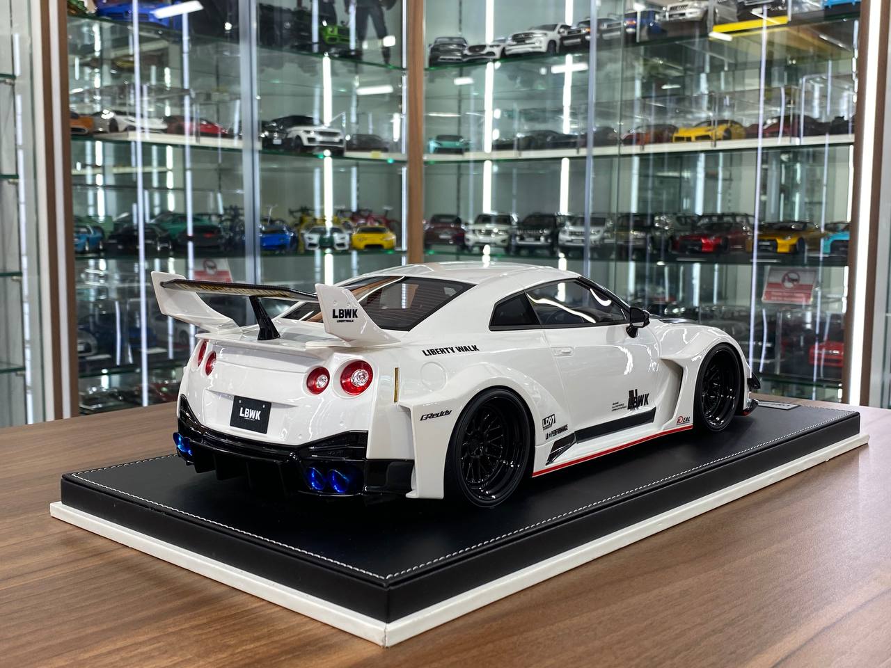 ★ 1/12 IVY Image Nissan GT-RR LB-Silhouette Works | Pearl White | Resin Model