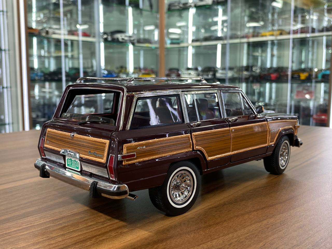 1/18 Diecast Jeep Grand Wagoneer 1991 Black Cherry | DD Model | Full Openings