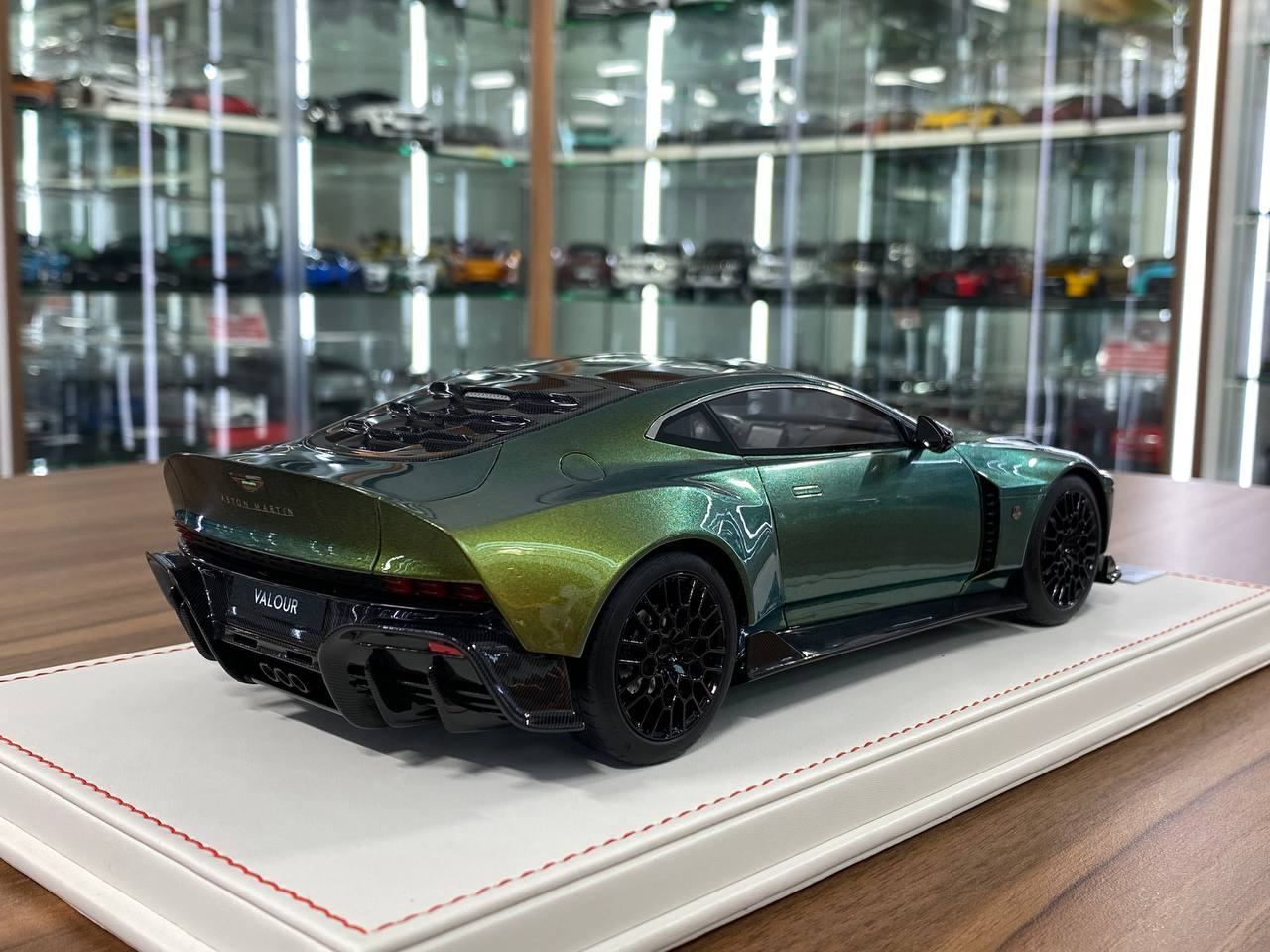 1/18 Resin Aston Martin Valour by Runner Limited 30 pcs Verdant Jade