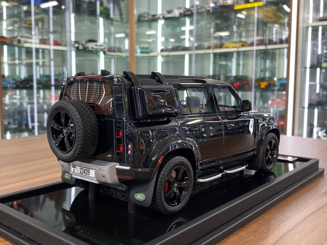 1/18 Resin MotorHelix Land Rover Defender 110 SHEIKH MOHAMMED EDITION Black ( UAE plate )  Limited 50 pcs