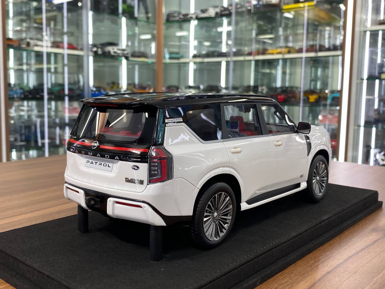 ★[Pre-Order | Delivery Sep 2025] 1/18 Diamand Nissan Patrol Y63  Preimium – White – Limited Edition 50 pcs