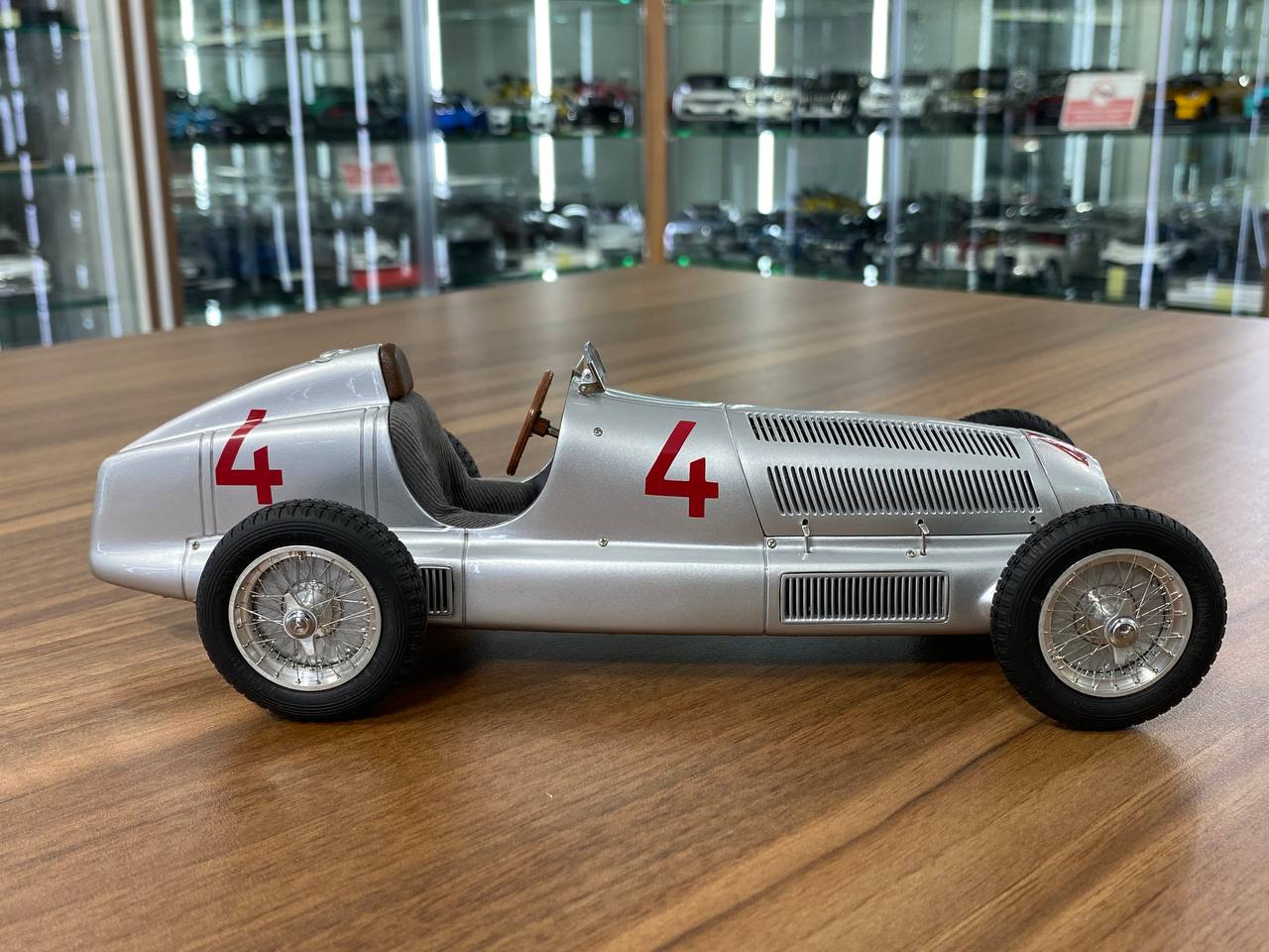 CMC Mercedes-Benz W25, 1935 Luigi Fagioli, Start No. #4 Sieger GP Monaco [1/18 Diecast]