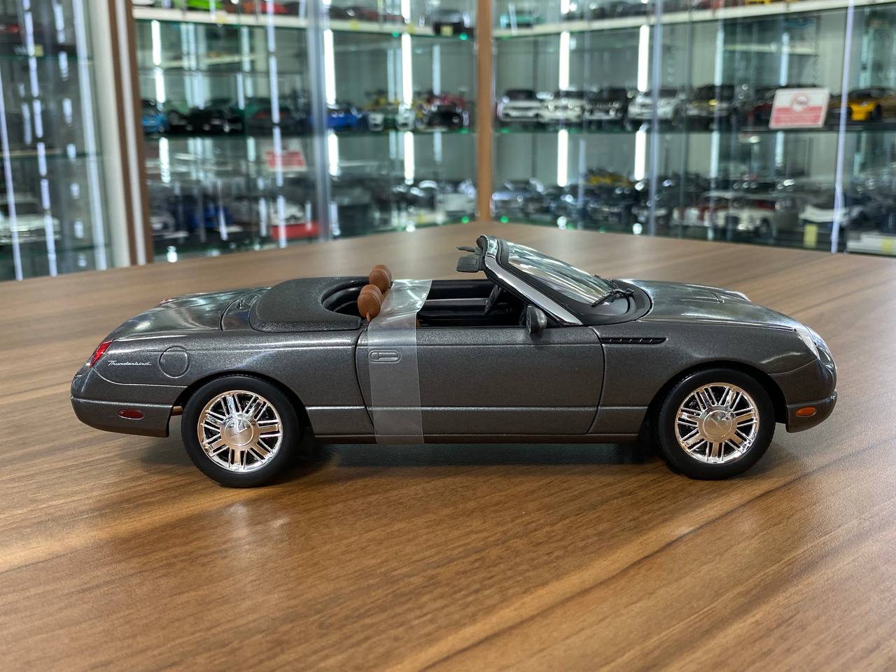 1/18 Diecast Ford Thunderbird 2003 Beanstalk