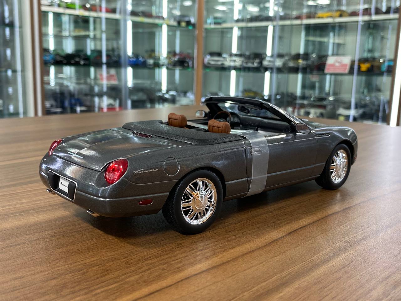 1/18 Diecast Ford Thunderbird 2003 Beanstalk