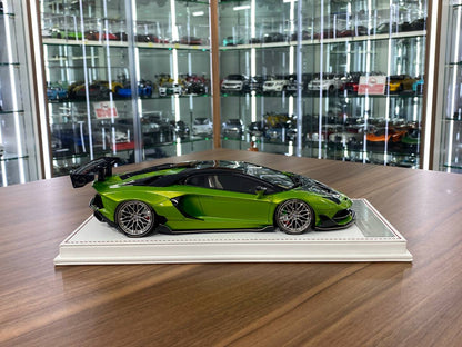 1/18 Resin Davis & Giovanni Lamborghini AVENTADOR SVJ LB Performance  Verde Dorado, carbon roof Limited- 1 of 8pcs