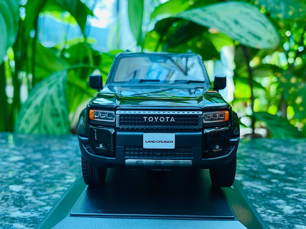 Dealer Edition 2024 Toyota Land Cruiser 250 Resin Model - Black | 1/30 Scale
