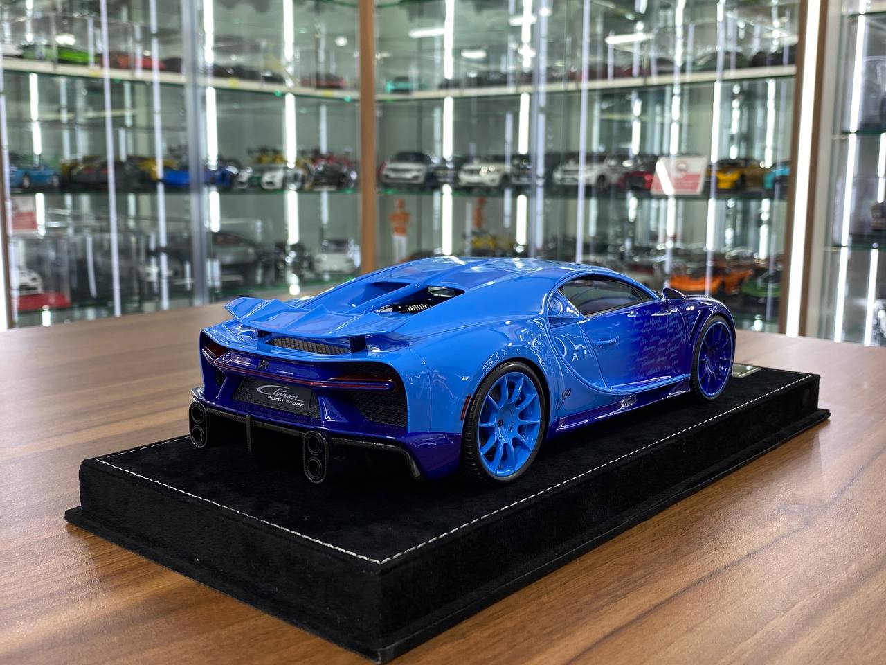 ★ 1/18 H&H Bugatti Chiron Super Sport – L'Ultime – Limited Edition of 30