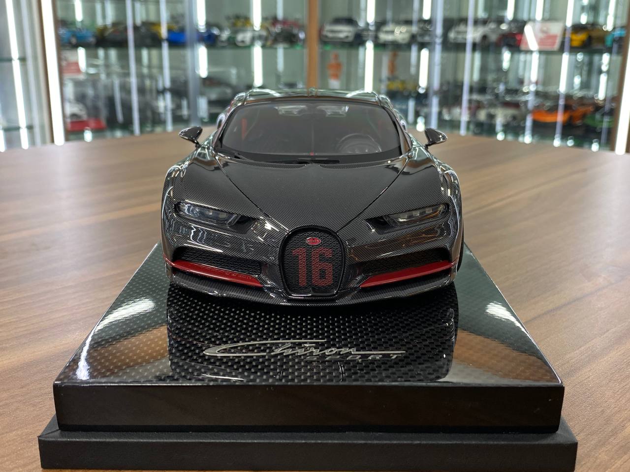 1/18 Resin MR Collection Bugatti Chiron Sport with Open Wing Grey Carbon wth italian Red Frame Limited-49 pcs