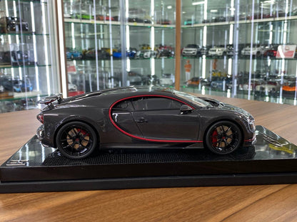 1/18 Resin MR Collection Bugatti Chiron Sport with Open Wing Grey Carbon wth italian Red Frame Limited-49 pcs
