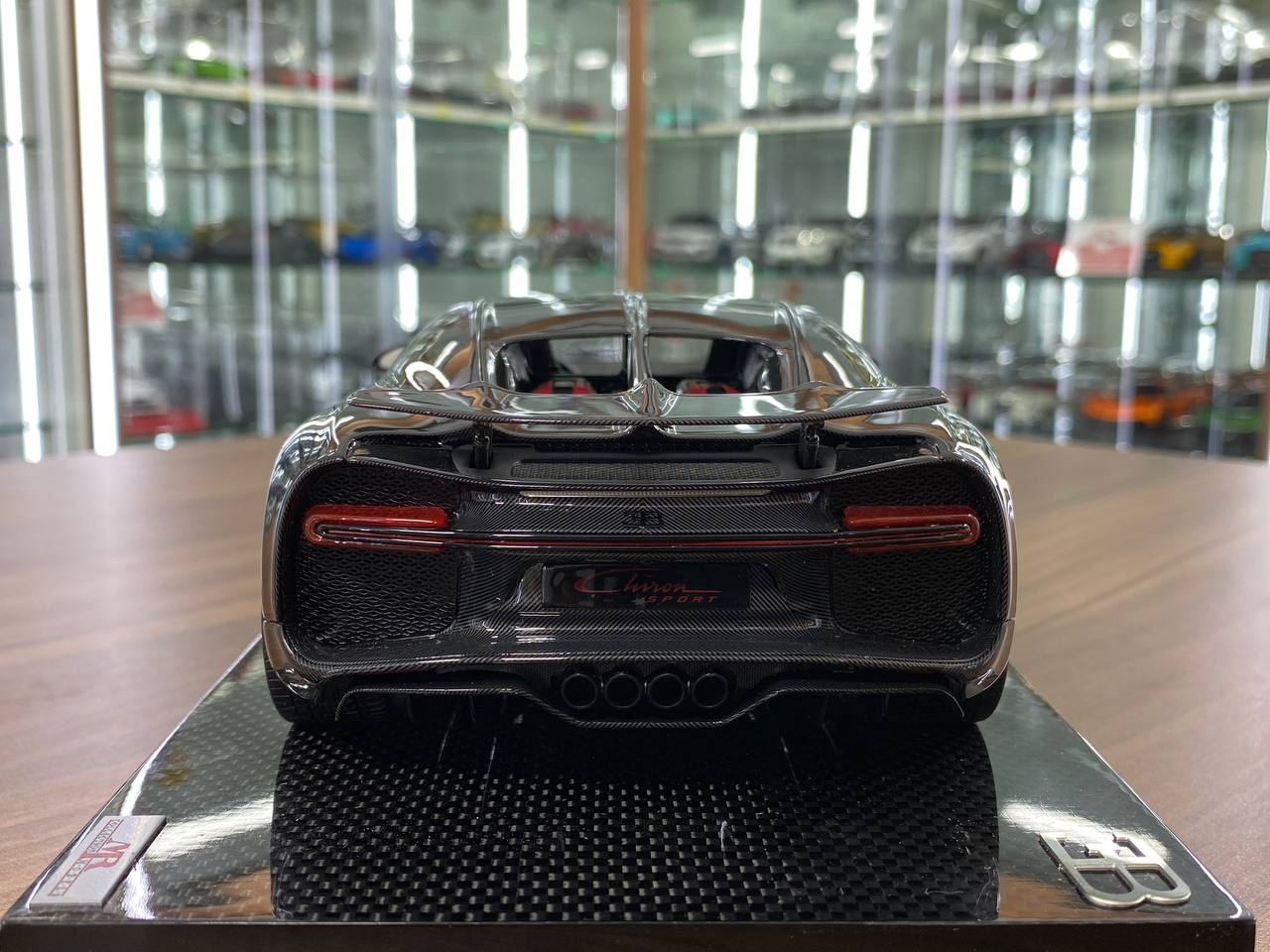 1/18 Resin MR Collection Bugatti Chiron Sport with Open Wing Grey Carbon wth italian Red Frame Limited-49 pcs