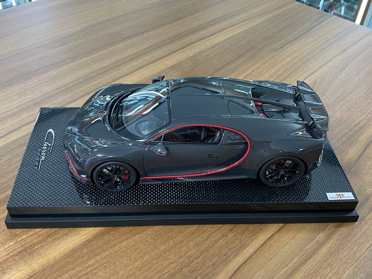 1/18 Resin MR Collection Bugatti Chiron Sport with Open Wing Grey Carbon wth italian Red Frame Limited-49 pcs
