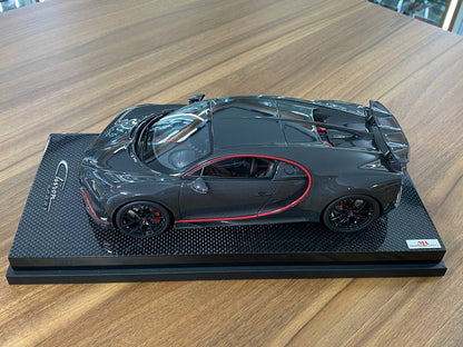 1/18 Resin MR Collection Bugatti Chiron Sport with Open Wing Grey Carbon wth italian Red Frame Limited-49 pcs