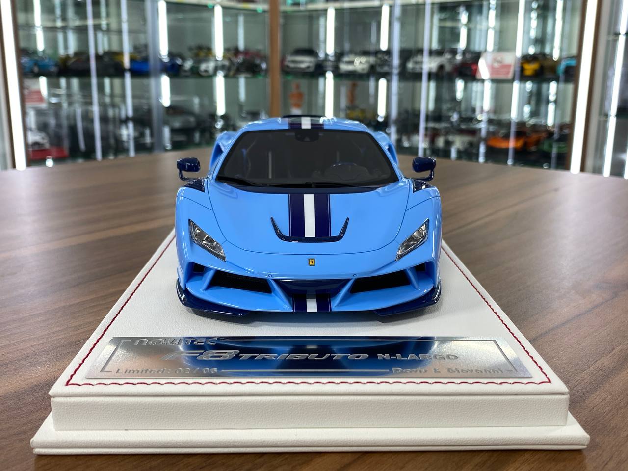 1/18 Resin Model Davis & Giovanni Ferrari F8 Tributo Novitec - Baby blue, blue carbon, white/blue stripe