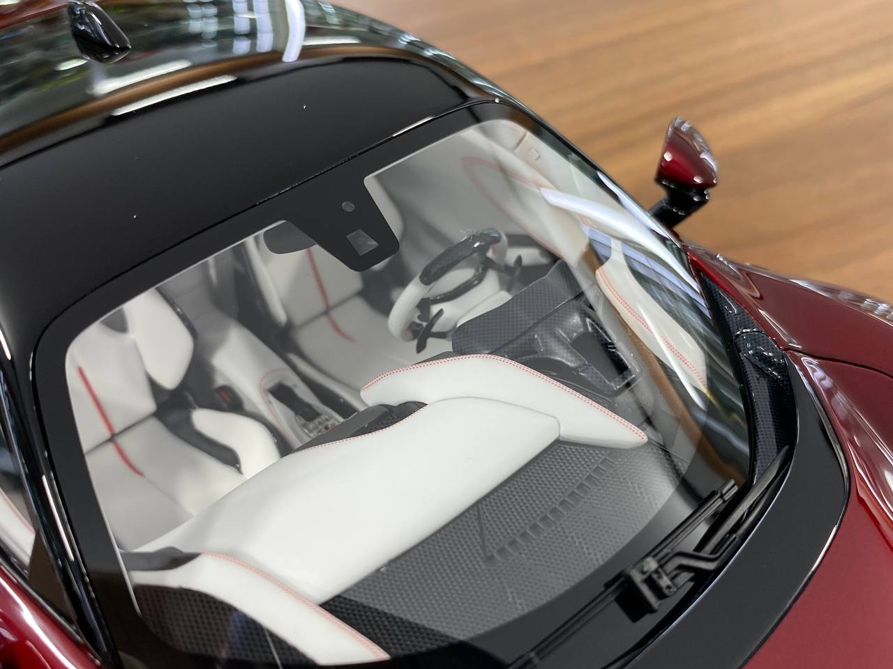 1/18 Davis & Giovanni Ferrari SF90 Stradale Novitec Metallic burgundy, black roof, white rims | Resin | Limited 6 pcs