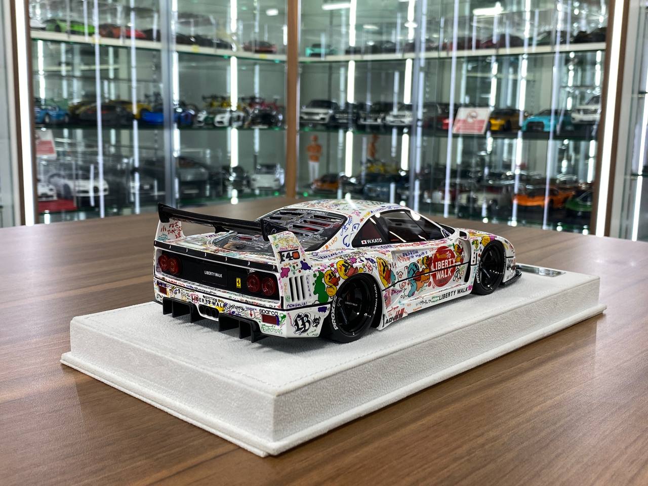 1/18 Resin Model BBA Car Model Ferrari F40 LB Works DPPF Champion white Limited to 40 Pcs.