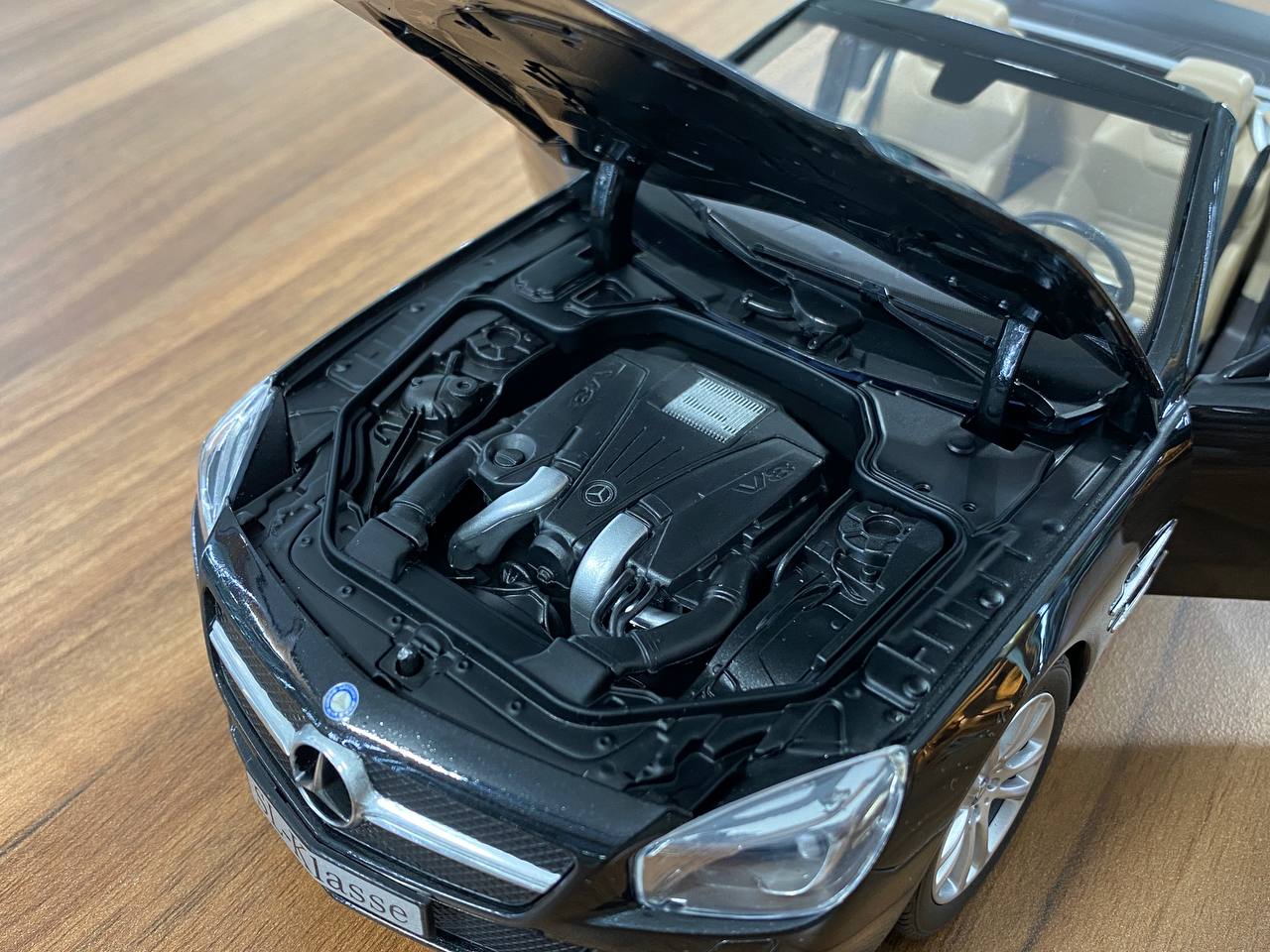 1/18 Diecast Model – Norev Dealer Edition Mercedes-Benz SL Class (R231) 2012 in Magnetit Schwarz metallic black
