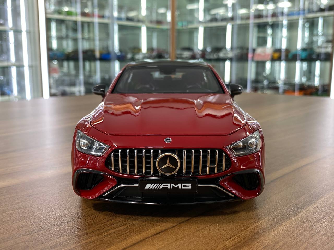1/18 metal diecast Norev Dealer Edition  Mercedes-Benz AMG GT 63 (X290) 4Matic+ Jupiter Red