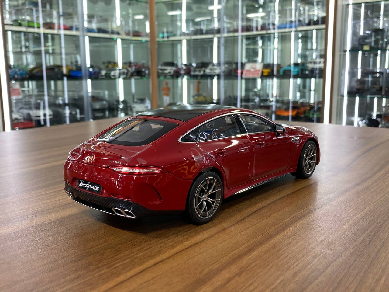 1/18 metal diecast Norev Dealer Edition  Mercedes-Benz AMG GT 63 (X290) 4Matic+ Jupiter Red
