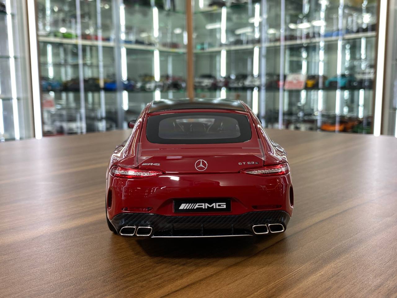 1/18 metal diecast Norev Dealer Edition  Mercedes-Benz AMG GT 63 (X290) 4Matic+ Jupiter Red