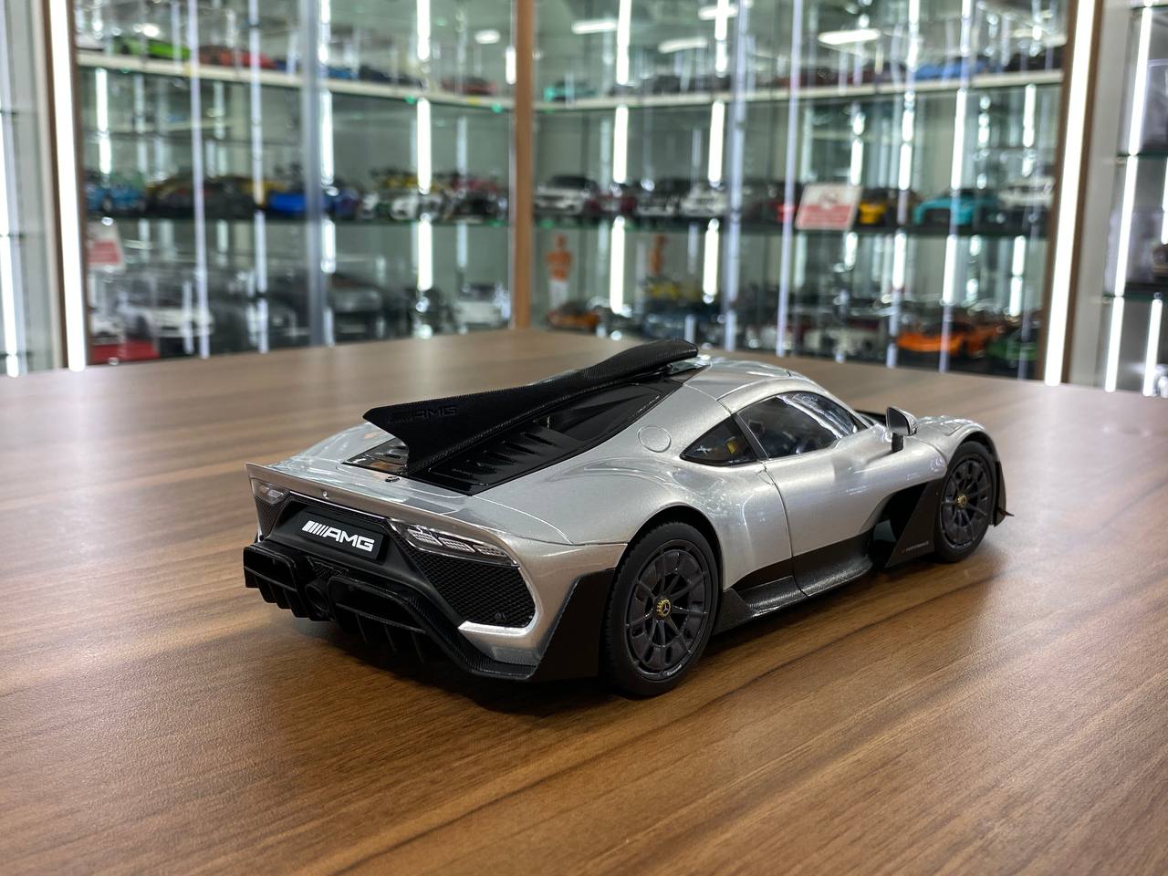 1/18 metal diecast NZG Dealer Edition Mercedes Benz AMG ONE  Hightech Silver