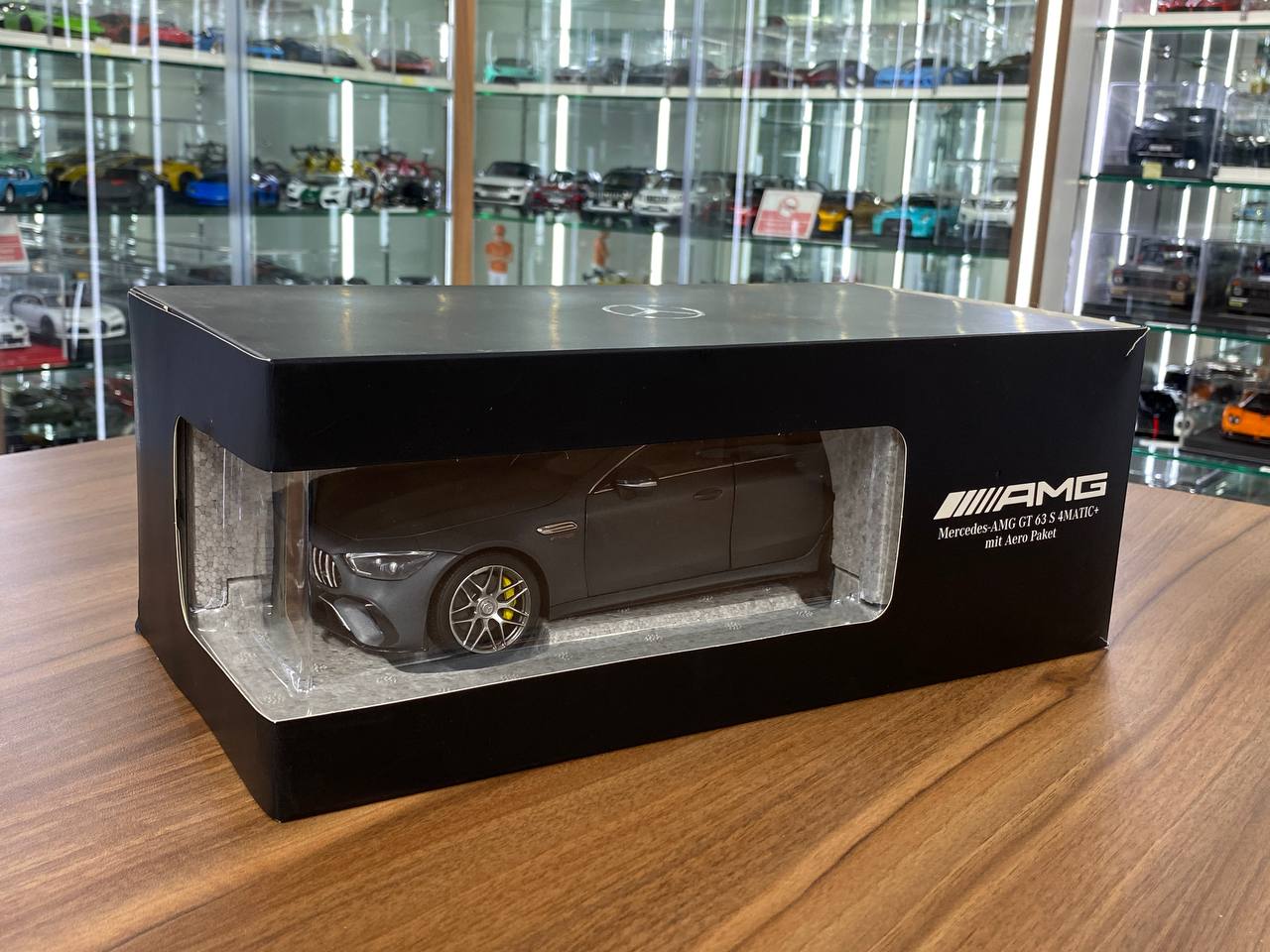 1/18 metal diecast Norev Dealer Edition  Mercedes Benz AMG GT 63 S 4MATIC+ Mit Aero Paket in Selenite Grey Magno