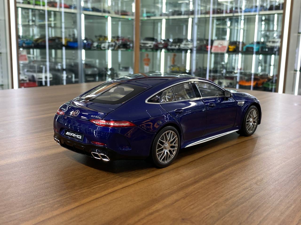 1/18 metal diecast Norev Dealer Edition  Mercedes Benz AMG GT 63 S 4MATIC+  in Brilliant Blue