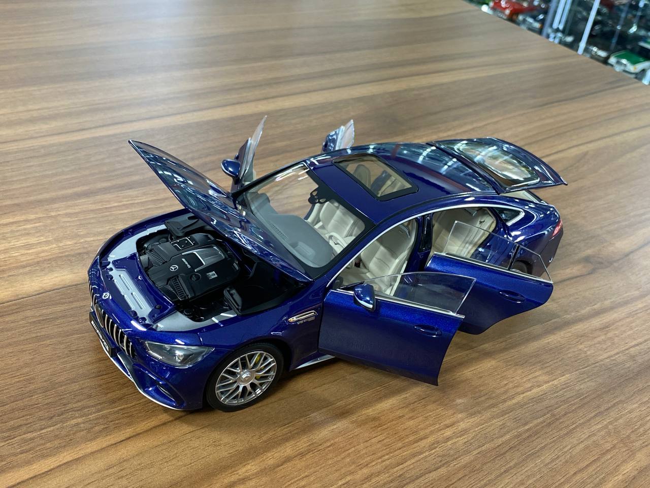 1/18 metal diecast Norev Dealer Edition  Mercedes Benz AMG GT 63 S 4MATIC+  in Brilliant Blue