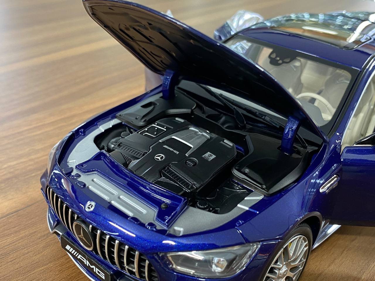 1/18 metal diecast Norev Dealer Edition  Mercedes Benz AMG GT 63 S 4MATIC+  in Brilliant Blue