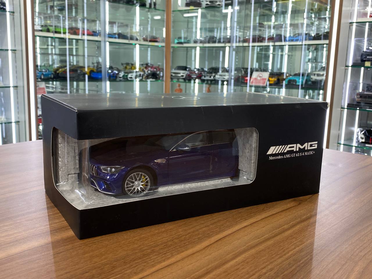 1/18 metal diecast Norev Dealer Edition  Mercedes Benz AMG GT 63 S 4MATIC+  in Brilliant Blue