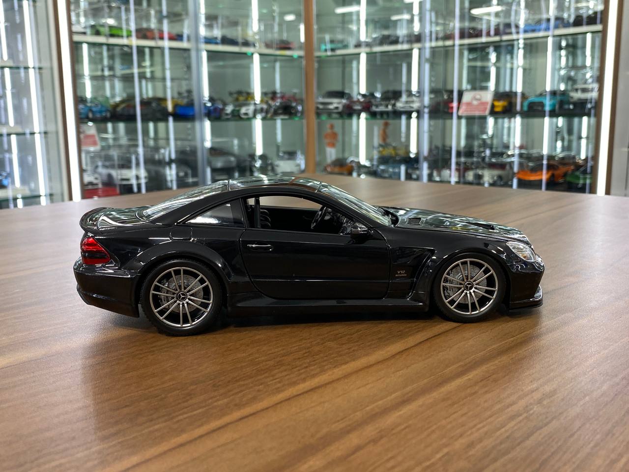 1/18 metal diecast Norev Dealer Edition  Mercedes-Benz SL 65 AMG Black Series in Obsidian Black Metallic