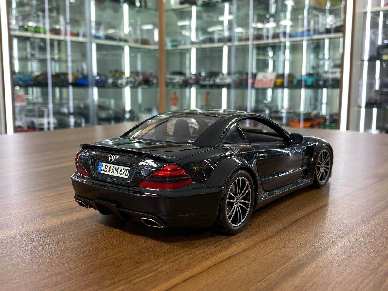 1/18 metal diecast Norev Dealer Edition  Mercedes-Benz SL 65 AMG Black Series in Obsidian Black Metallic