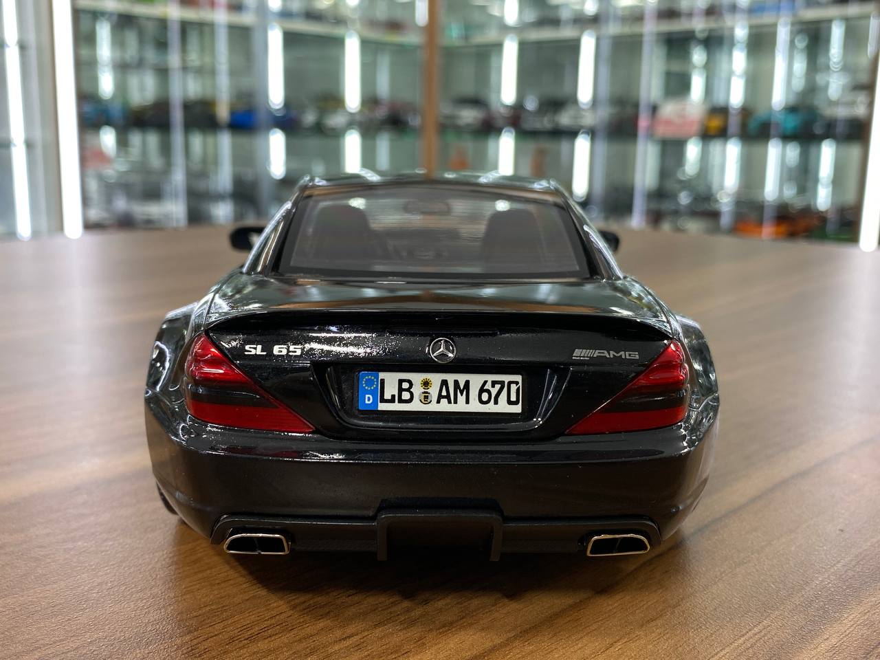 1/18 metal diecast Norev Dealer Edition  Mercedes-Benz SL 65 AMG Black Series in Obsidian Black Metallic