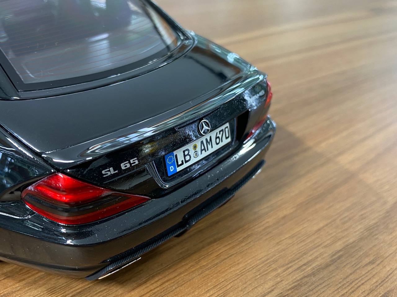 1/18 metal diecast Norev Dealer Edition  Mercedes-Benz SL 65 AMG Black Series in Obsidian Black Metallic