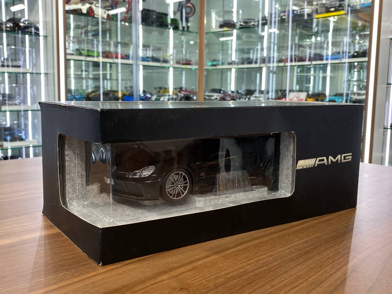 1/18 metal diecast Norev Dealer Edition  Mercedes-Benz SL 65 AMG Black Series in Obsidian Black Metallic