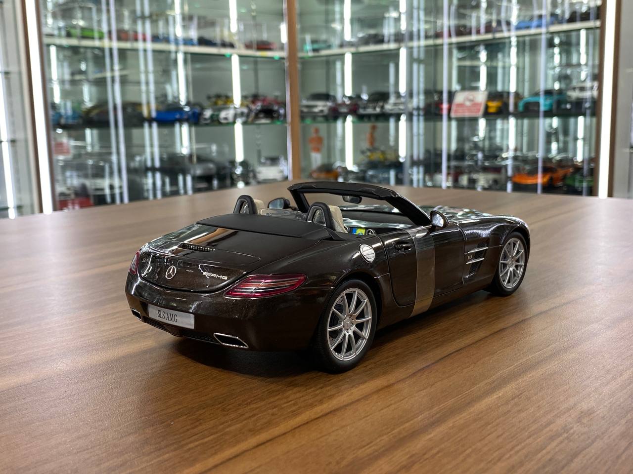 1/18 metal diecast Paul’s Models Art Dealer Edition Mercedes-Benz SLS AMG Roadster in Color - AMG Sepang Brown